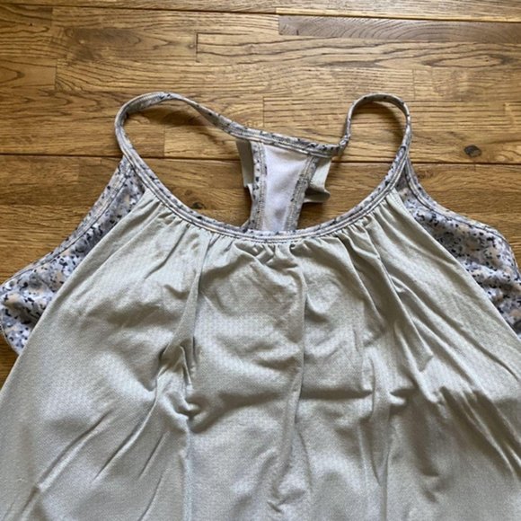 Lululemon No Limits Built‎ In Bra Layered Tank Size - Picture 6 of 8